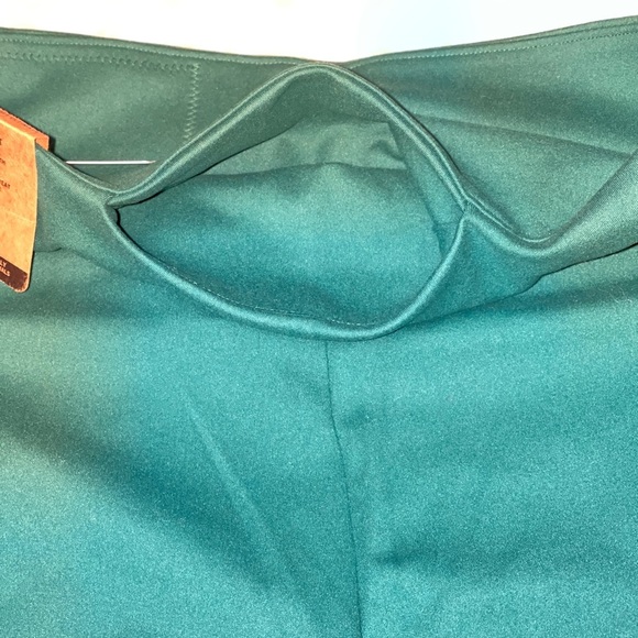 PINK VS 6” Soft Ultimate High Waist Biker Shorts In Dynasty Green Medium - Picture 11 of 12